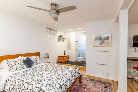 Cozy Private Apt Near Downtown Burlington Exterior foto