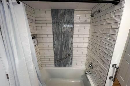 Cozy Private Near Downtown Appartement Burlington